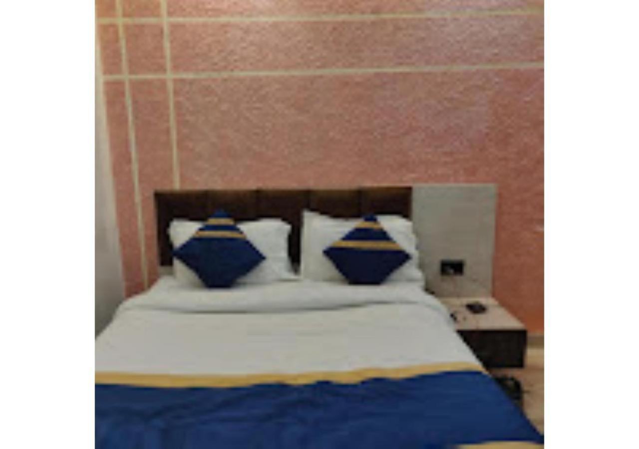 Guru Dev Palace Hotel & Lawn,Ayodhya Eksteriør bilde